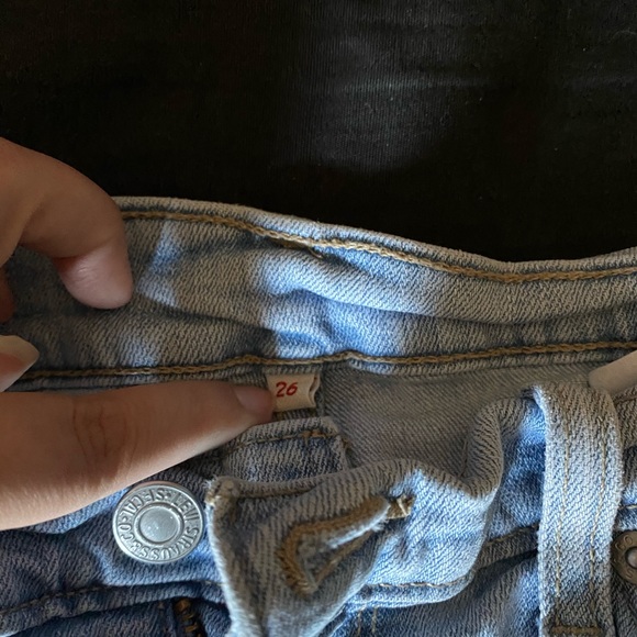 Cutoff Levi Shorts - Picture 4 of 4